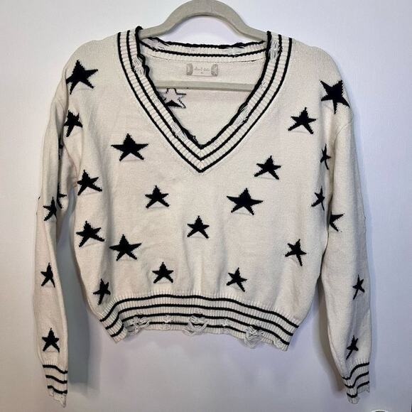 Altar’d State Distressed White With Black Stars V Neck Sweater Women’s XS - Picture 1 of 8